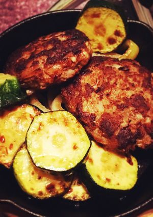 塩で食べるハンバーグ-レシピのメイン写真