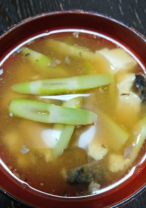 簡単！根曲がりだけの味噌汁（サバ缶入り）-レシピのメイン写真