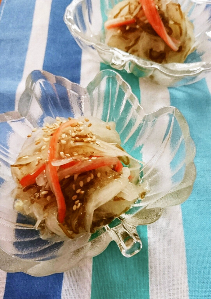 もずく酢アレンジ☆新玉ねぎのもずく和え。-レシピのメイン写真