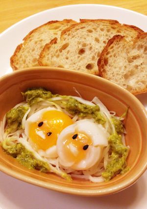 さけるチーズで巣ごもり卵☆バケット添え-レシピのメイン写真