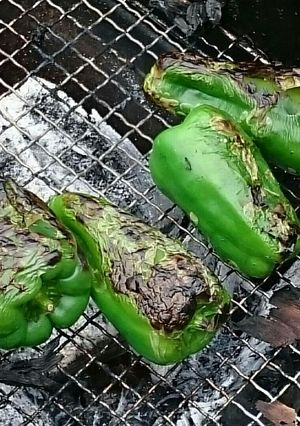 BBQでジューシー♪ピーマンの丸焼き♡-レシピのメイン写真