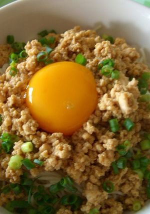ひとりランチ★とりそぼろでそうめん！-レシピのメイン写真