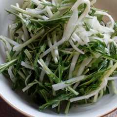 รูปของ チーズと水菜のサラダ