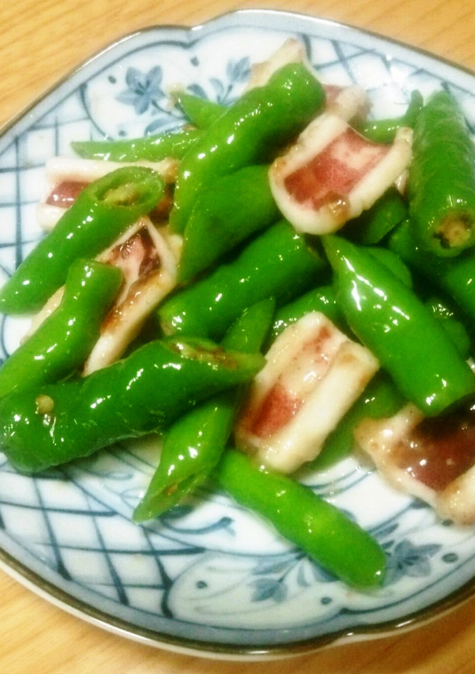 伏見とうがらしとイカの生姜風味　中華炒め-レシピのメイン写真