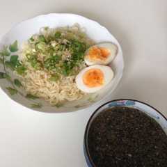 รูปของ 冷たい黒ごま塩つけ麺