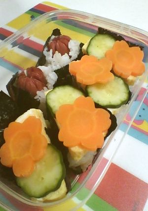 子どもご飯☆おにぎりのお花畑弁当-レシピのメイン写真