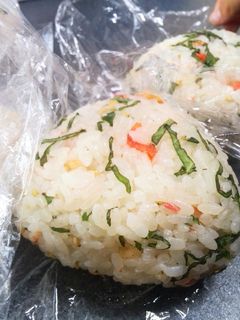 桜エビと大葉の混ぜご飯おにぎり-レシピのメイン写真