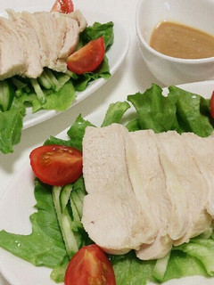 レンジでしっとり♪胡麻ダレの蒸し鶏サラダ-レシピのメイン写真
