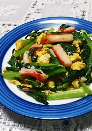 カニカマ*卵*小松菜の３色炒め-レシピのメイン写真