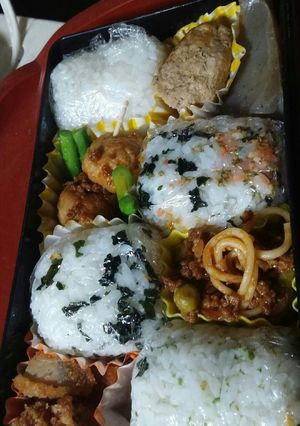 梅雨の季節のお弁当!!おにぎり!!-レシピのメイン写真