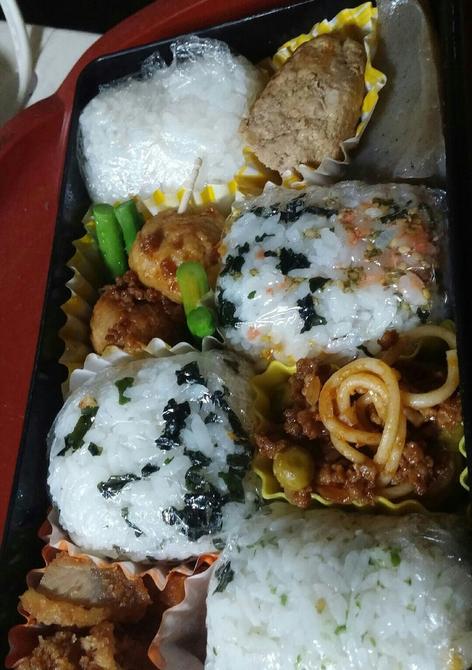 梅雨の季節のお弁当!!おにぎり!!-レシピのメイン写真