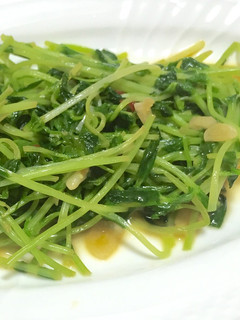 豆苗のナンプラー❤︎ガリバタ炒め-レシピのメイン写真