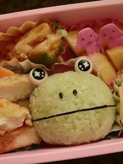 簡単★かえるのデコおにぎり弁当-レシピのメイン写真