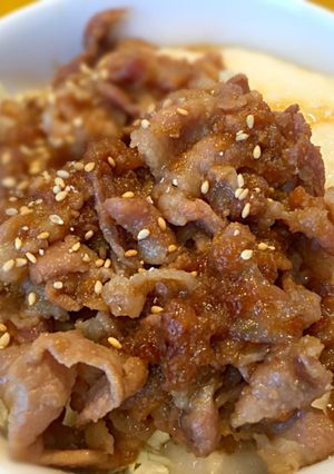 旨い♡豚バラ肉でとろろスタミナ丼-レシピのメイン写真