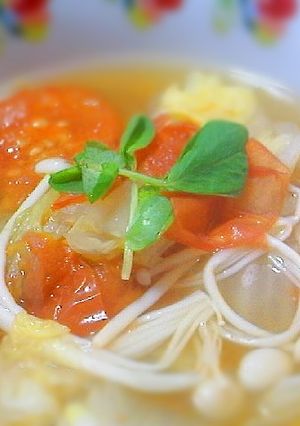 丸ごと玉ねぎとニンニクのスタミナスープ-レシピのメイン写真