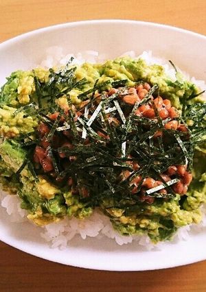 簡単1人ランチ☆アボカド納豆丼-レシピのメイン写真