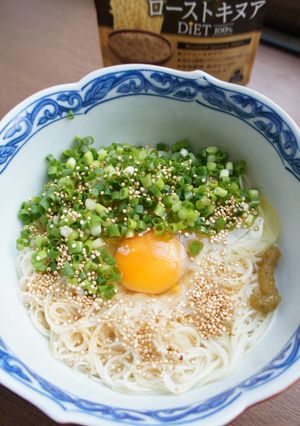 冷やし素麺に飽きたら、釜玉素麺キヌア入り-レシピのメイン写真