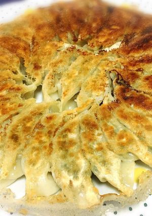 ニラたっぷり♡肉汁じゅわぁ～ニラしそ餃子-レシピのメイン写真
