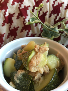 簡単♪ズッキーニとツナ缶の炒め煮-レシピのメイン写真