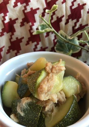 簡単♪ズッキーニとツナ缶の炒め煮-レシピのメイン写真