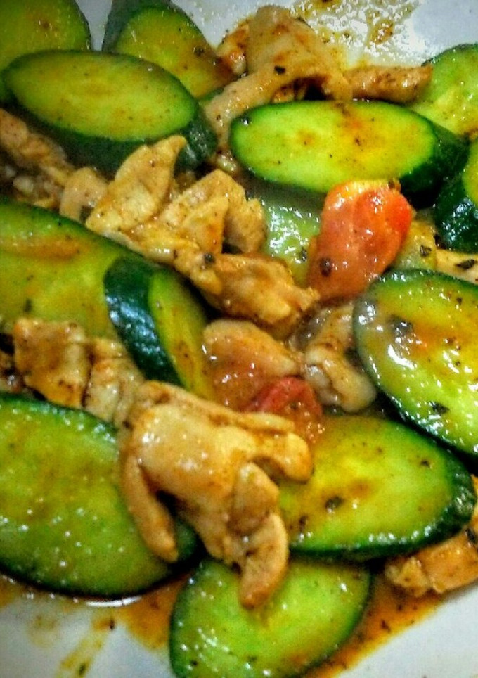 簡単きゅうりと鶏もも肉のトマトカレー炒め-レシピのメイン写真