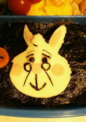 キャラ弁⭐不思議の国のアリス⭐うさぎ-レシピのメイン写真