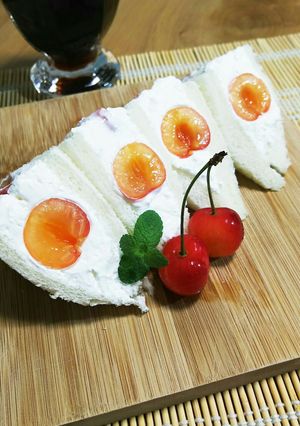 萌え断♪さくらんぼの生サンドイッチ-レシピのメイン写真