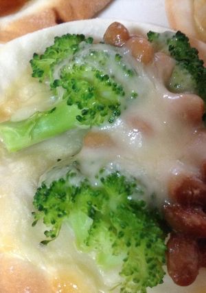 超簡単！ブロッコリーと納豆のシンプルピザ-レシピのメイン写真