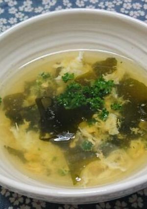 生ワカメとパセリのお吸い物-レシピのメイン写真
