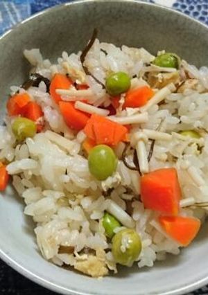 ピース豆のかやくごはん-レシピのメイン写真