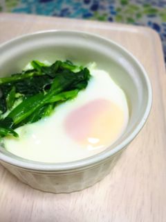 レンジで1分!ほうれん草と卵のココット-レシピのメイン写真