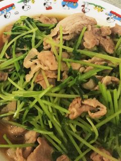 豆苗と豚肉のピリ辛オイスター炒め-レシピのメイン写真