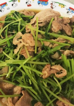 豆苗と豚肉のピリ辛オイスター炒め-レシピのメイン写真