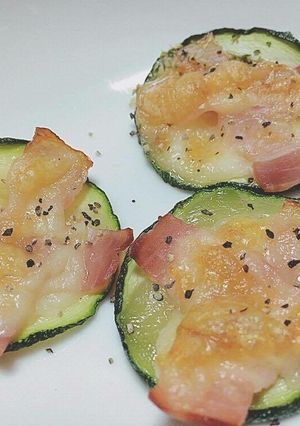 ズッキーニのベーコンチーズ焼き-レシピのメイン写真