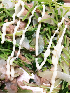 簡単 豆苗とタマネギのツナマヨ和え-レシピのメイン写真