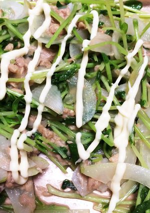 簡単 豆苗とタマネギのツナマヨ和え-レシピのメイン写真