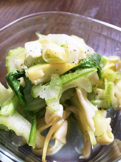 ☆セロリとイカ燻製のトスサラダ☆-レシピのメイン写真