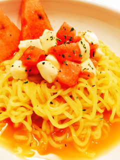 サッポロ一番でスイカの冷やしラーメン-レシピのメイン写真