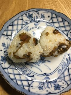 キヌアとゴーヤの佃煮のおにぎり-レシピのメイン写真