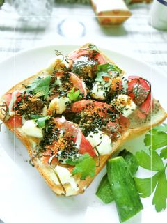 クリチ×トマト和トースト 黒酢チアジュレ-レシピのメイン写真