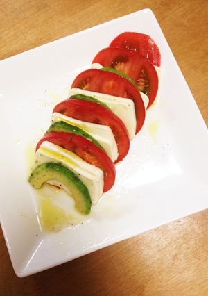 アボガドと豆腐とトマトのカプレーゼ風-レシピのメイン写真