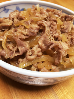 旨みたっぷり玉ねぎとろりん☆我が家の牛丼-レシピのメイン写真