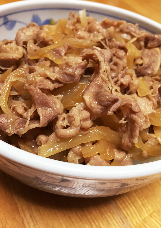 旨みたっぷり玉ねぎとろりん☆我が家の牛丼-レシピのメイン写真