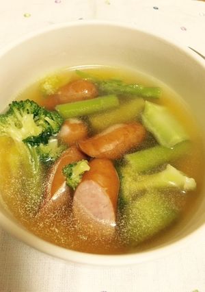 ブロッコリーとアスパラのコンソメスープ-レシピのメイン写真