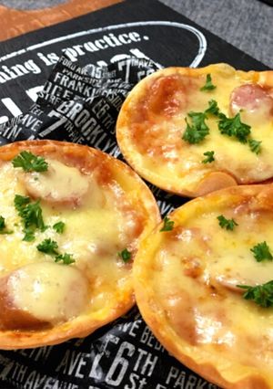 カルディ☆餃子の皮ソーセージトマトピザ-レシピのメイン写真