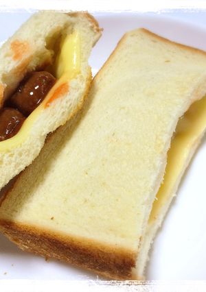 材料3つ☆チーズバーグ風ポケットサンド-レシピのメイン写真