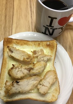酢味噌チキンをのせたチーズトースト-レシピのメイン写真