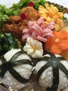 さいて美味しいモッツァレラで♪お花弁当-レシピのメイン写真