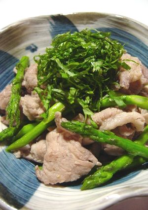大葉たっぷり♪豚肉とアスパラの塩炒め-レシピのメイン写真