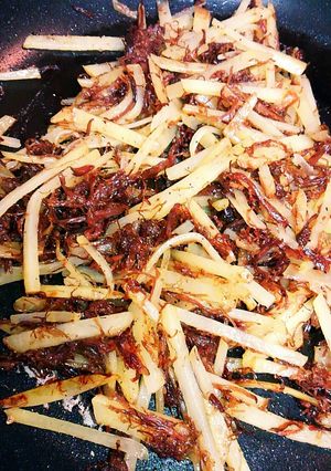 材料ふたつ‼簡単うまいコンビーフポテト-レシピのメイン写真